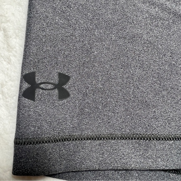 Under Armour Gray Athletic Shorts Moisture-Wicking Elastic Waistband - Picture 2 of 5